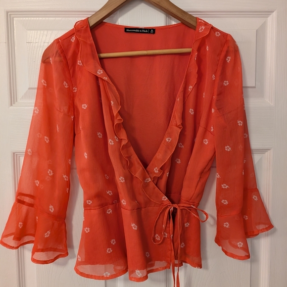 Abercrombie & Fitch Tops - Abercrombie & Fitch Red And White Floral Wrap Blouse Size Small
